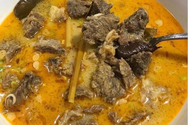 Gulai Sapi Bakar: Nikmatnya Rasa Daging Berbumbu Gurih