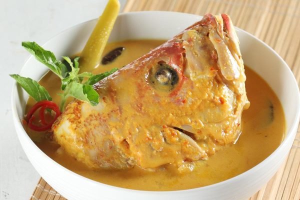 Keunikan Rasa Makanan Kari Kepala Ikan yang Menggoda Selera
