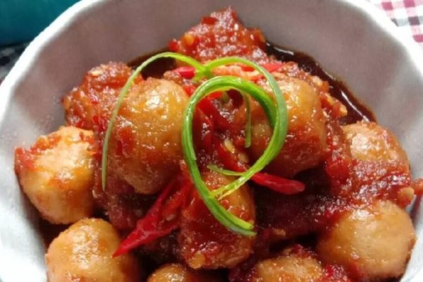 Mengenal Bakso Ayam Telur Mercon: Rasa Pedas Menggoda