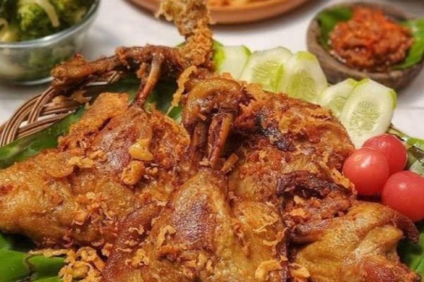 Mengenal Lezatnya Bebek Goreng Sambal Bawang yang Menggoda