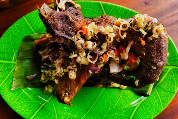 Nikmatnya Bebek Goreng Sambal Matah, Sajian Lezat dan Menggoda