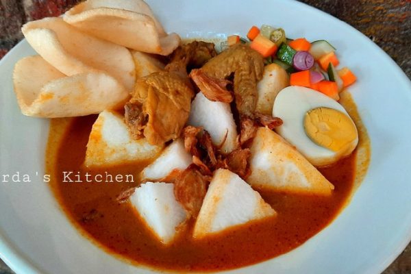 Lontong Kari: Sajian Lezat dan Nikmat dari Masakan Tradisional
