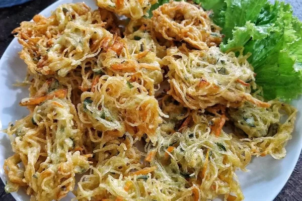 Makanan Bakwan Bihun: Camilan Renyah dan Lezat Khas Indonesia