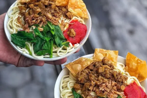 Makanan Mie Ayam Bakso: Lezatnya Kombinasi Rasa dan Tekstur