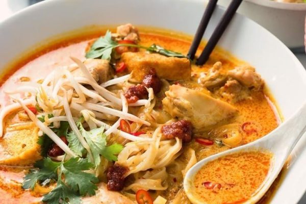 Mengenal Laksa Sosis: Rasa Lezat dan Sensasi Khas Indonesia