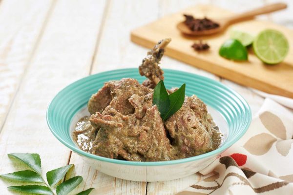 Mengenal Lezatnya Makanan Bebek Gulai khas Indonesia