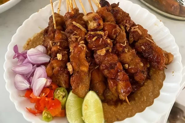 Mengenal Lezatnya Makanan Sate Pare yang Menggoda Selera