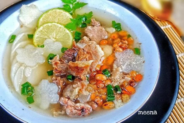 Mengenal Lezatnya Soto Daging Sapi Kuah Santan yang Menggoda