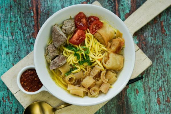 Mengenal Lezatnya Soto Mie Sosis, Pilihan Favorit Penggemar
