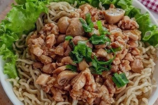 Mie Ayam Jamur: Hidangan Lezat dan Sehat Pilihan Favorit
