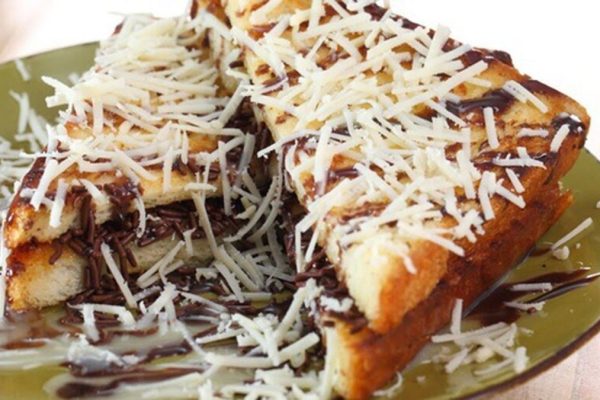 Roti Bakar Cokelat: Lezatnya Camilan Manis yang Menggoda