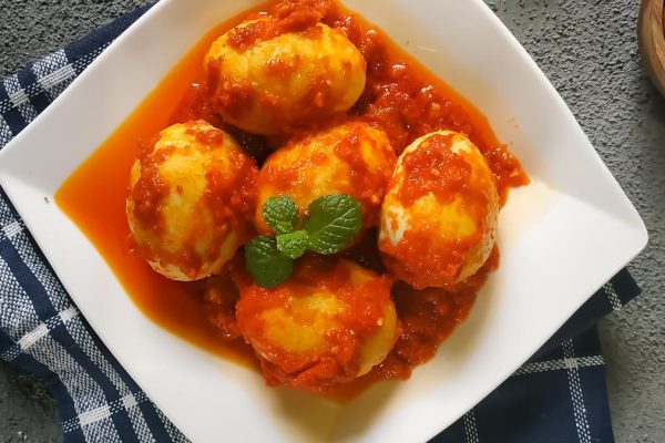 Makanan Balado Telur Asin: Rasa Pedas Gurih yang Menggoda