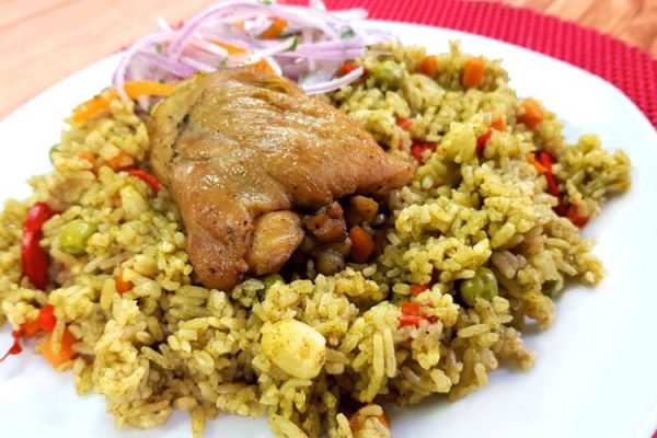 Mengenal Lebih Dekat Makanan Tradisional Arroz con Pollo