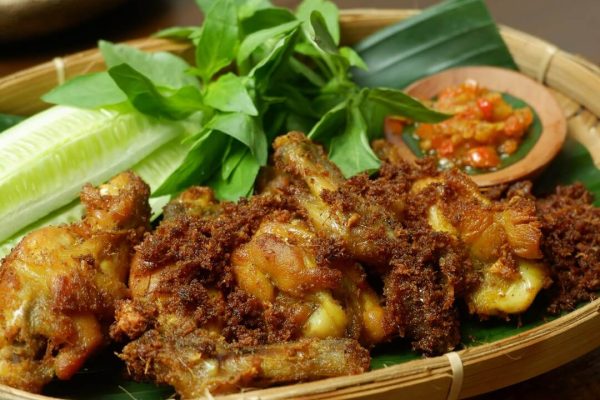 Resep Ayam Ungkep Bumbu Kuning yang Lezat dan Mudah Dibuat