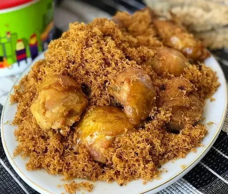 Mengenal Lezatnya Makanan Ayam Serundeng Kelapa Kering